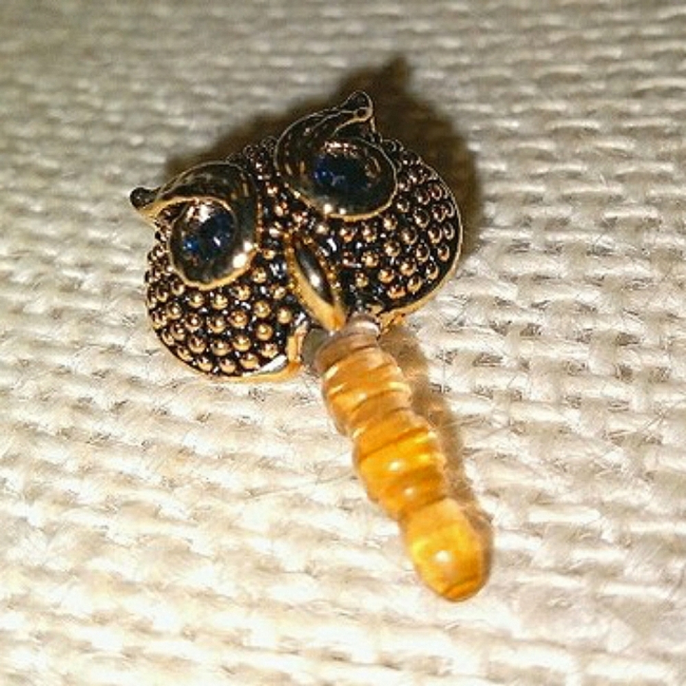 Owl cellphone dust plug